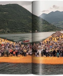 Künstbücher. The Floating Piers, Christo und Jeanne-Claude, Foto: © Taschen Verlag